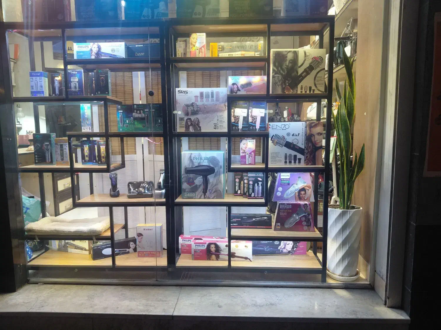 خط زن، سشوار، اتومو ویو ریشتراش حجمزن(آنکادرشاپ)|آرایشی، بهداشتی، درمانی|تبریز, |دیوار