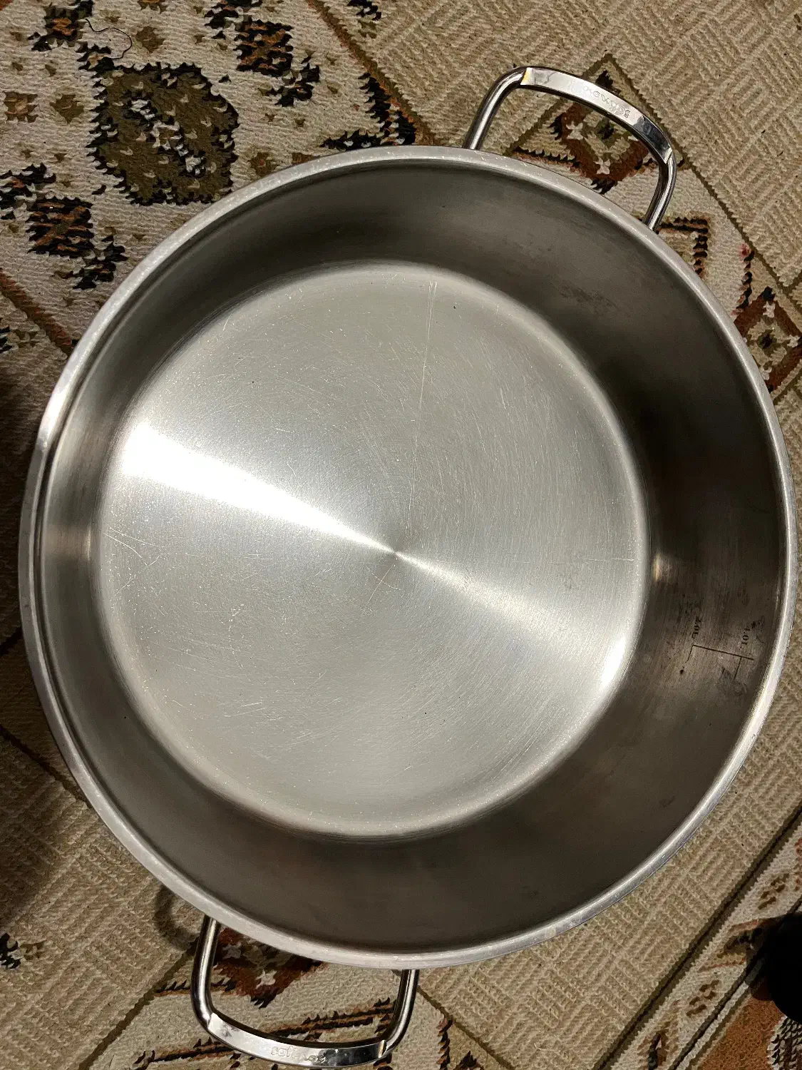 تابه استیل|ظروف پخت‌وپز|رشت, لاکانی|دیوار