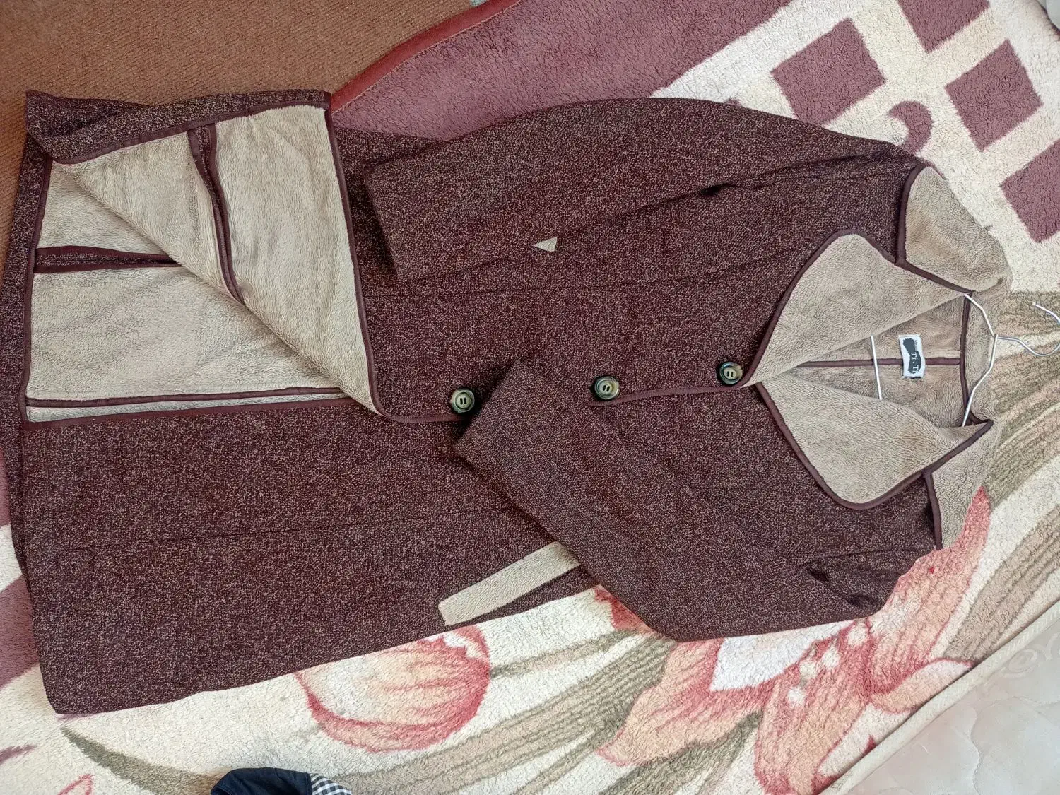 لباس های تکی مختلف|لباس|واجارگاه, |دیوار