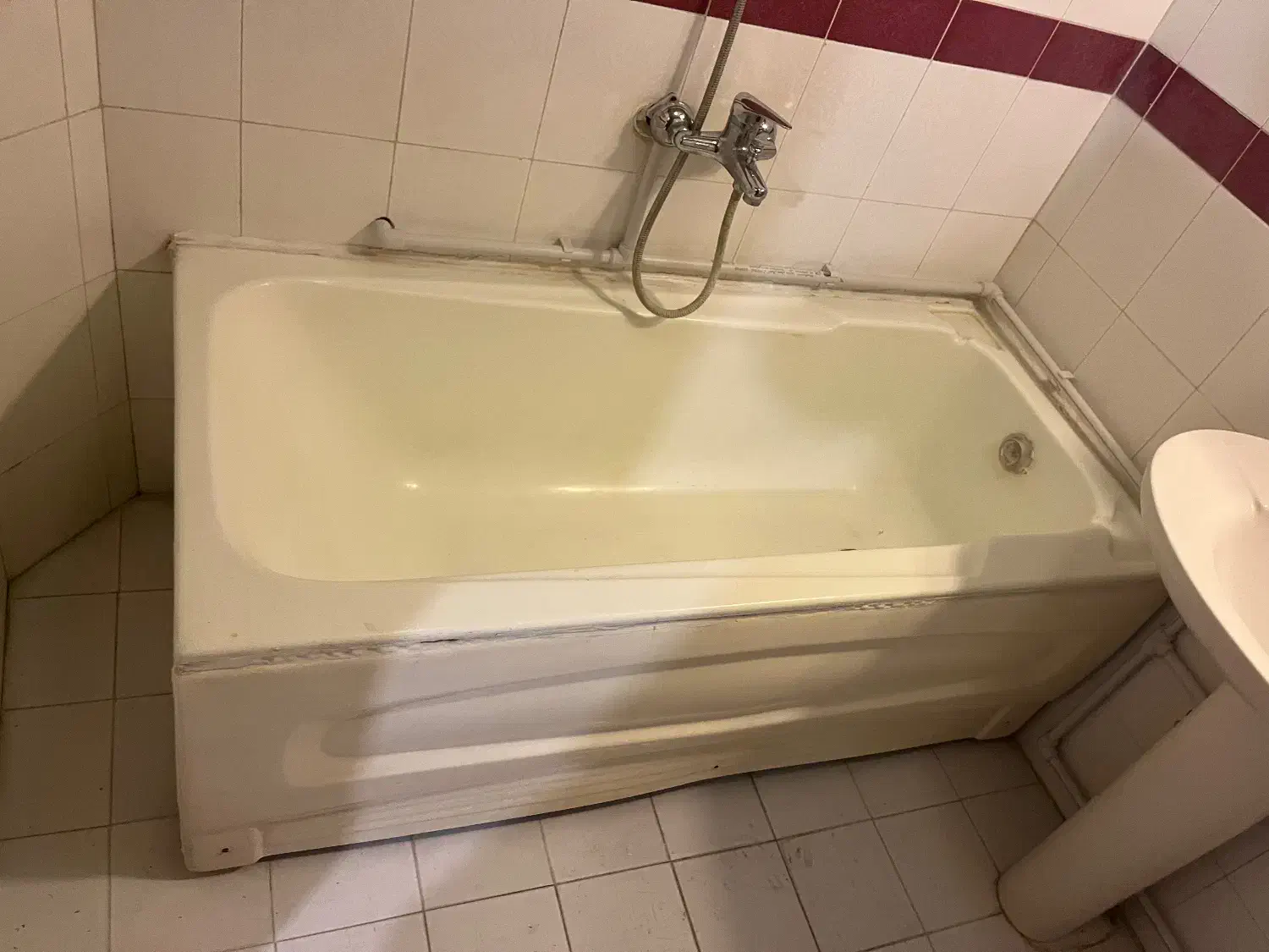 وان وروشویی خیلی تمیز با قیمت بسیار پایین|لوازم سرویس بهداشتی|رشت, منظریه|دیوار