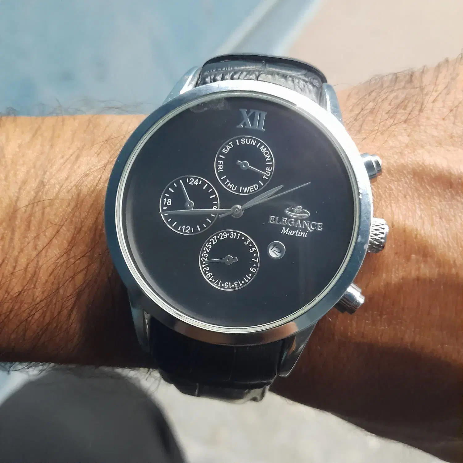 ساعت نو|ساعت|فیروزآباد (فارس), |دیوار