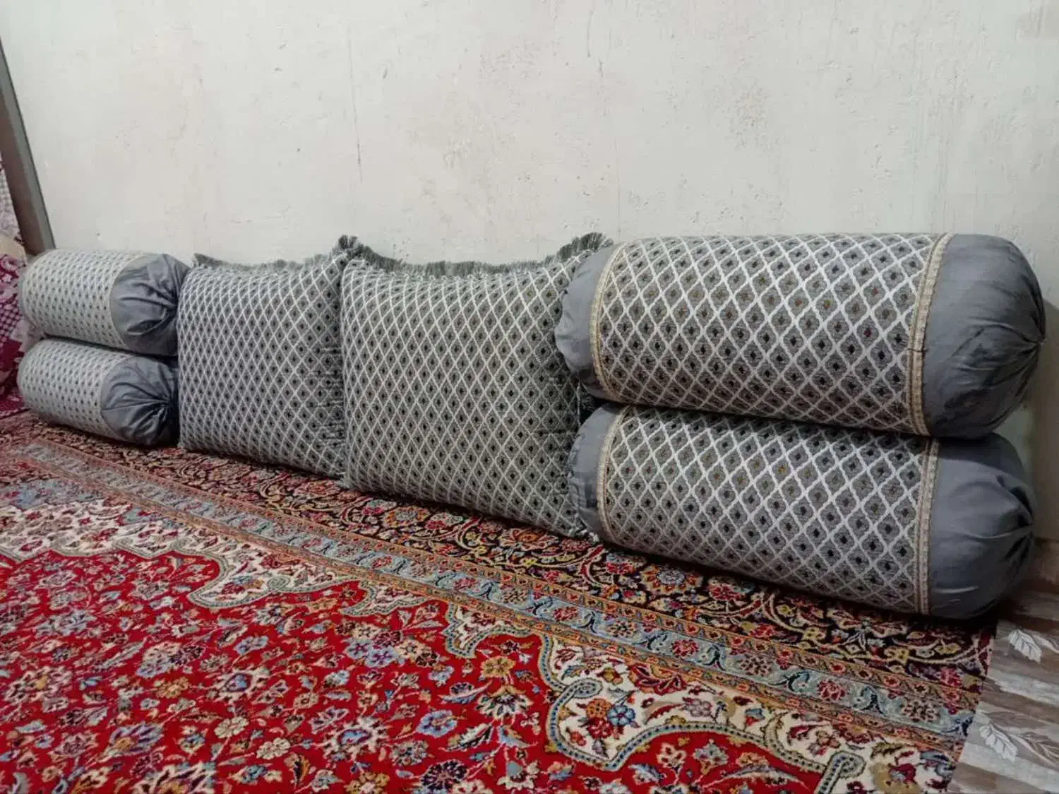 پشتی بالش شاه نشین|پشتی|رضوانشهر, |دیوار