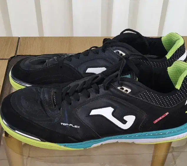 کفش سالن جوما|ورزش‌های توپی|مشهد, دانش|دیوار