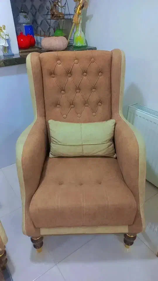 مبل 4ماهه استفاده شده همراه میزتلویزون|مبلمان خانگی و میز عسلی|خمام, |دیوار