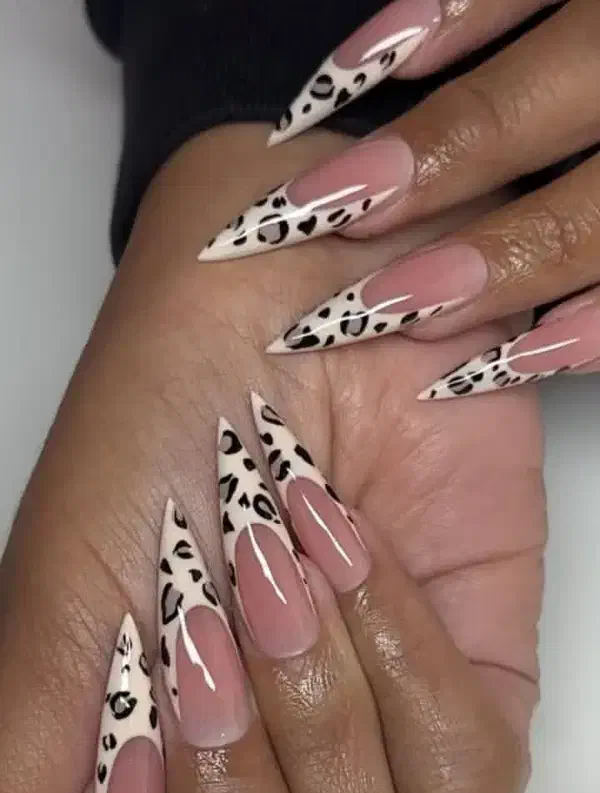 تخفیف کاشت ناخن|خدمات آرایشگری و زیبایی|بروجرد, |دیوار