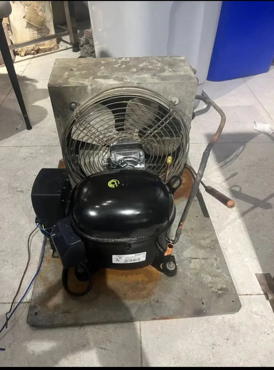 تعمیر انواع یخچال فریزر خانگی و فروشگاهی تضمینی|خدمات پیشه و مهارت|شیراز, دوکوهک|دیوار