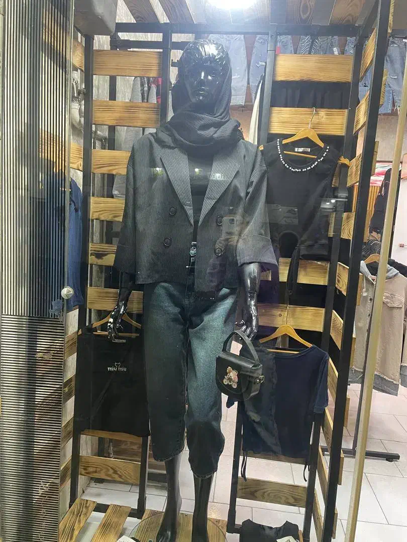 مانکن آیینه میز پیشخوان|فروشگاه و مغازه|رشت, باهنر|دیوار