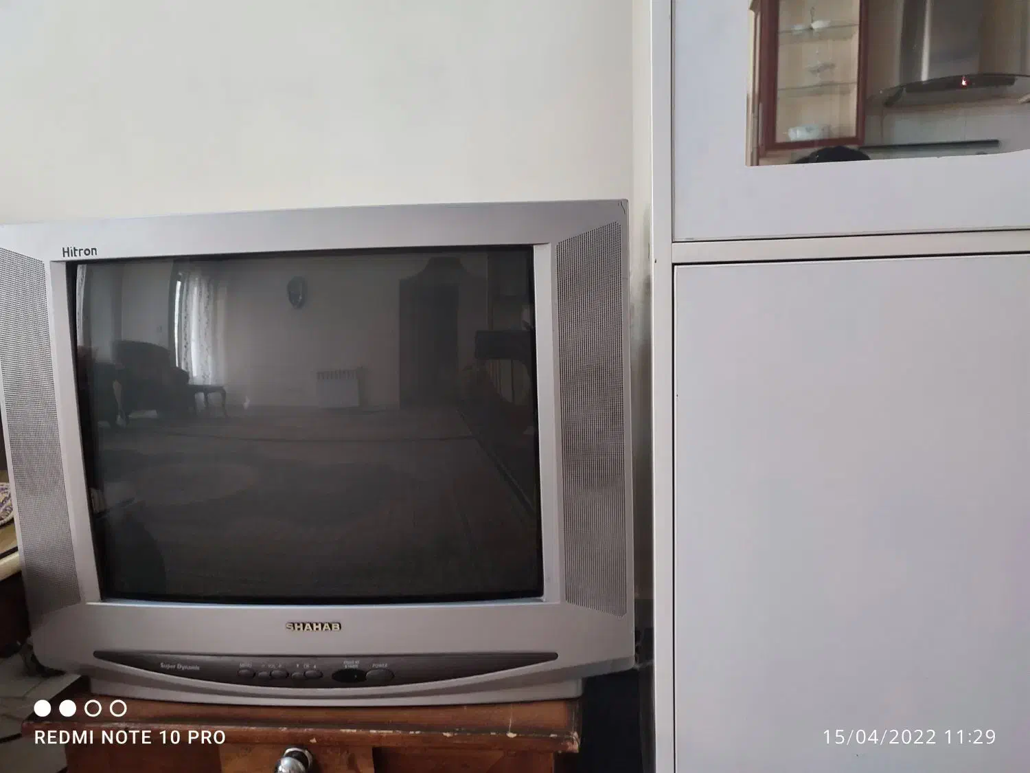 تلویزیون|تلویزیون و پروژکتور|میانه, |دیوار