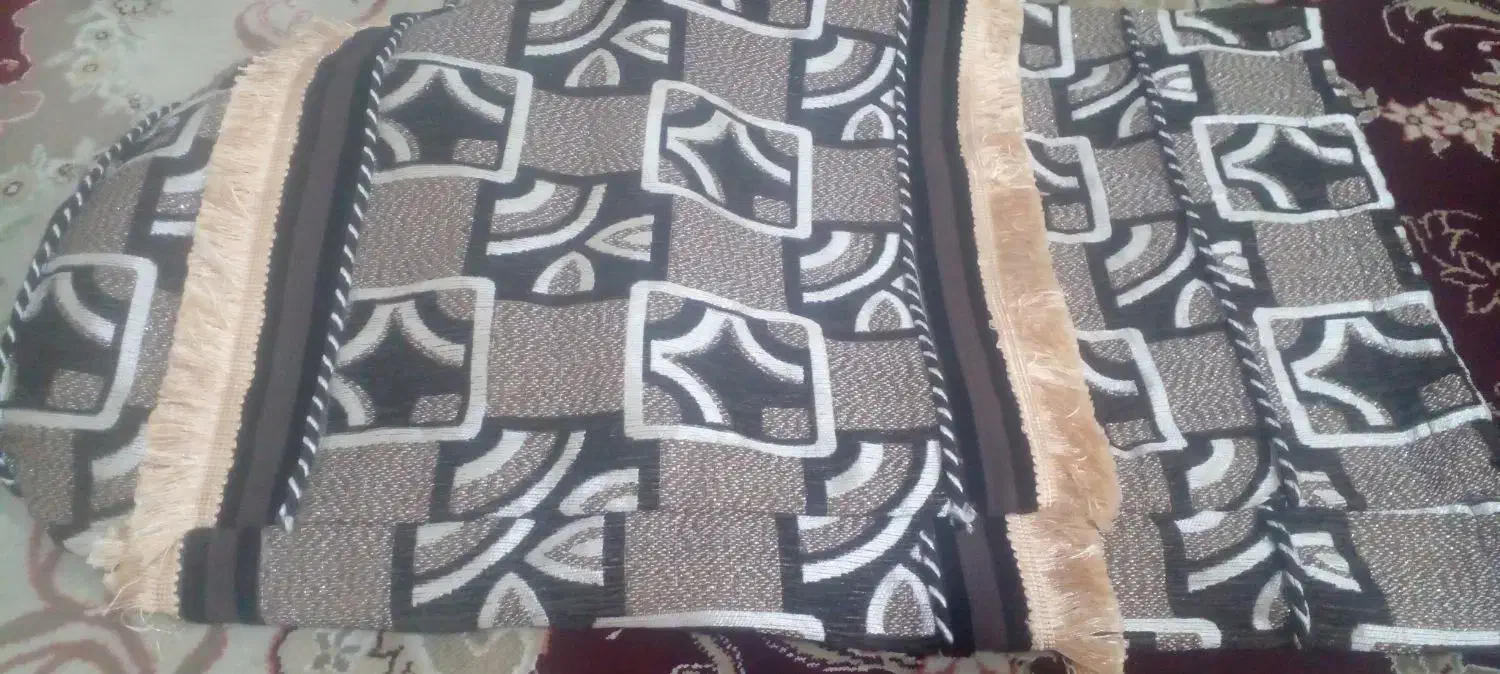 هشت عدد روبالشتی و هشت عدد رو پشتی نو|پشتی|یاسوج, |دیوار