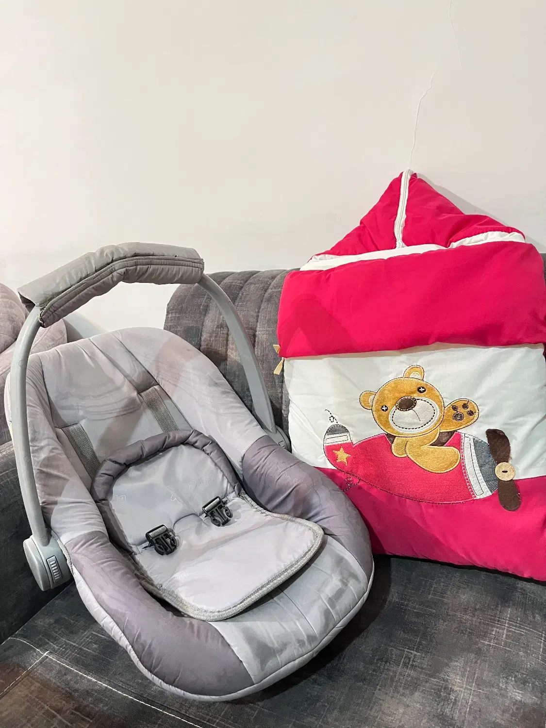 کریر|کالسکه و لوازم جانبی|قائن, |دیوار