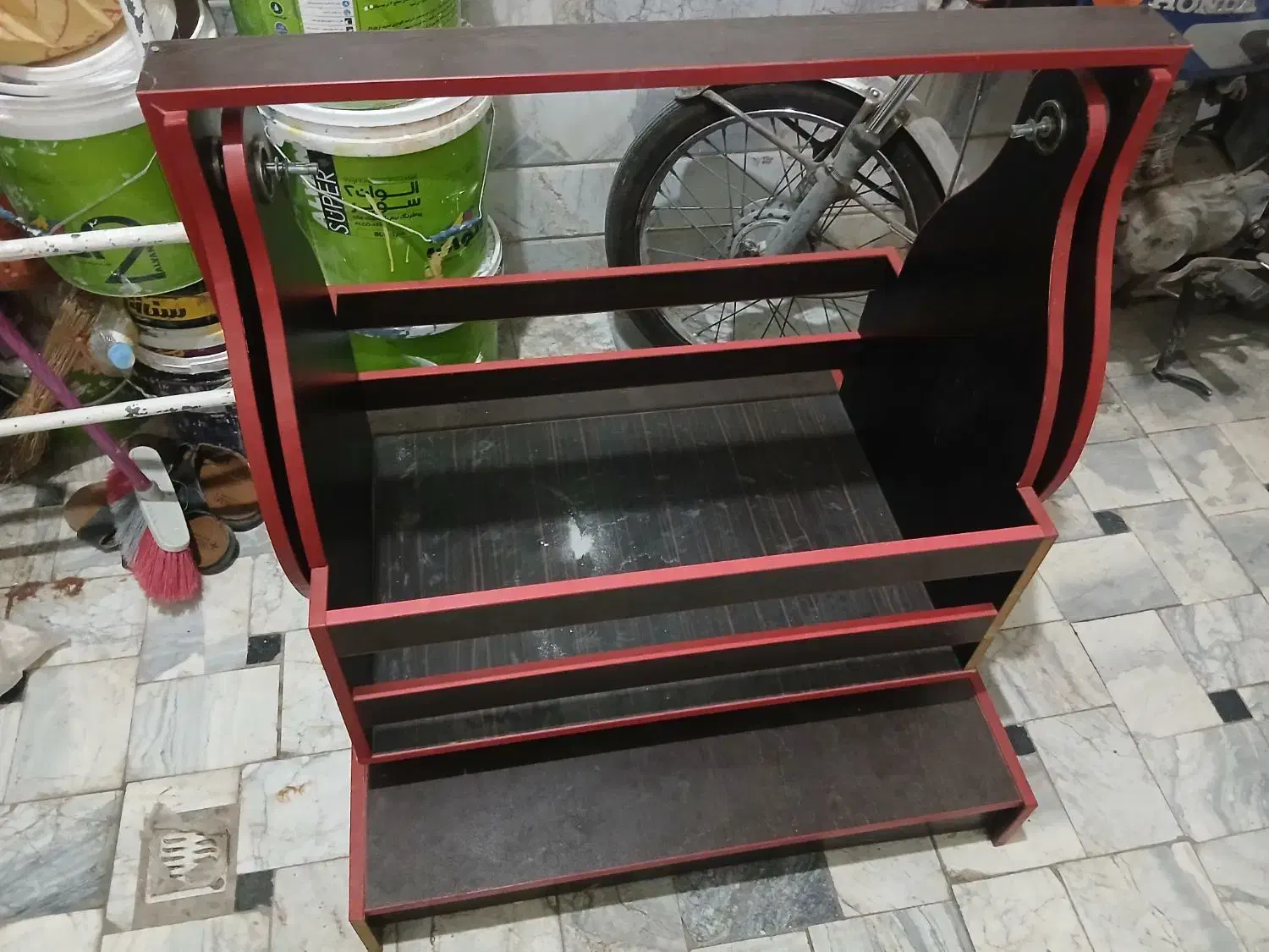 گهواره نوزاد|تخت و صندلی بچه|قم, قلعه کامکار|دیوار