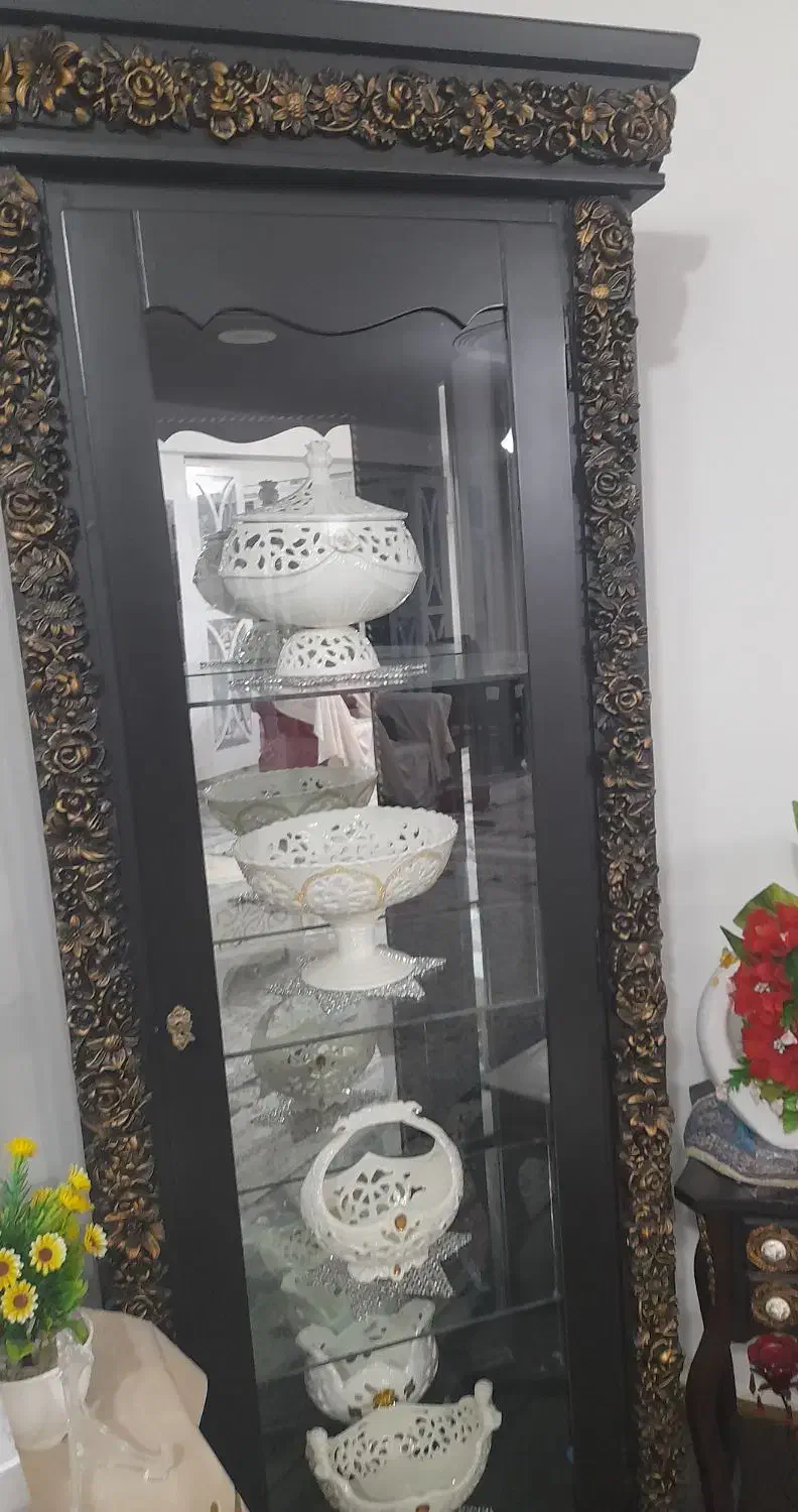 ویترین کاملا سالم|بوفه، ویترین، کنسول|سیاهکل, |دیوار