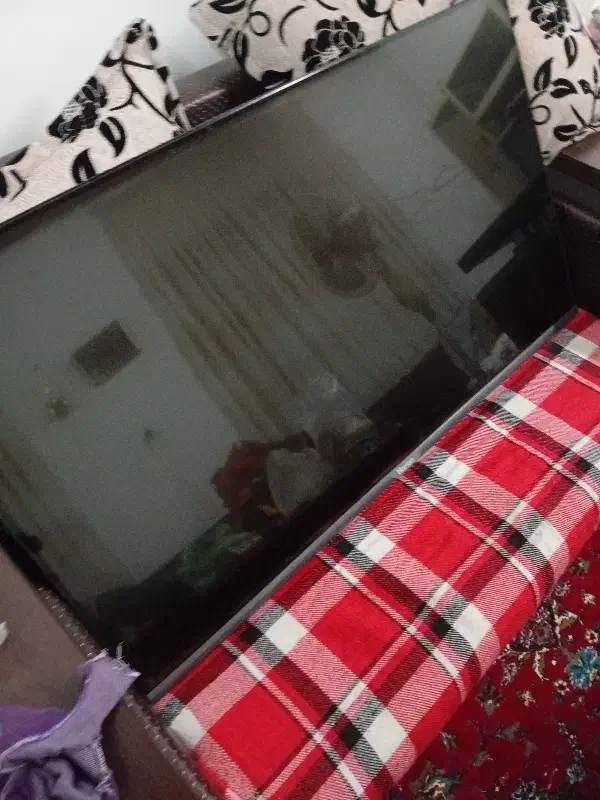 تلویزیون ۴۳ اینچ اندروید هایسنس کم‌کارکرد|تلویزیون و پروژکتور|آستانه اشرفیه, |دیوار