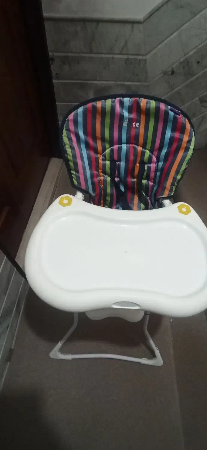 صندلی غذا خوری کودک|تخت و صندلی بچه|کاشان, سلطان امیر احمد|دیوار