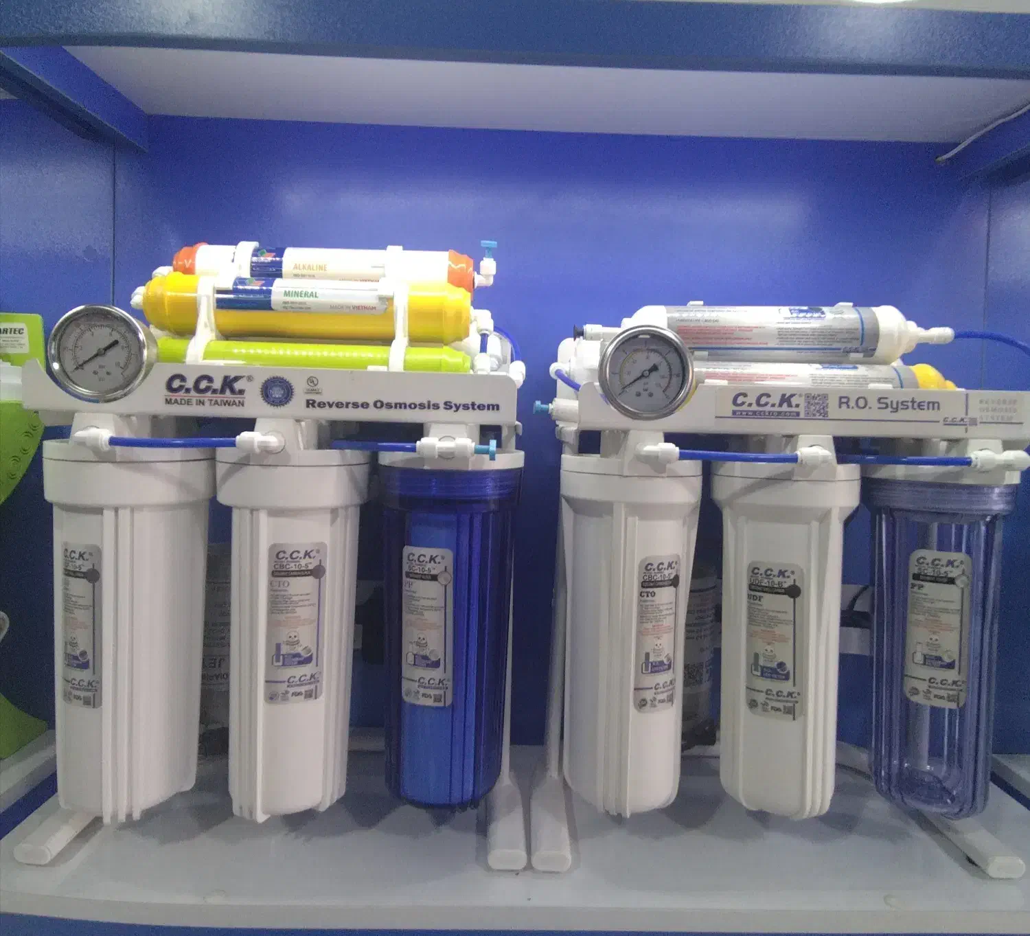 فروش دستگاه تصفیه آب خانگی و تعویض فیلتر|آب‌سردکن و تصفیه آب|سبزوار, مدرس|دیوار