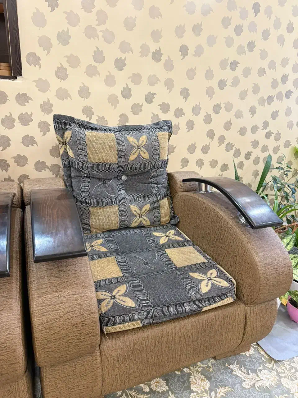 مبل راحتی ۹ نفره|مبلمان خانگی و میز عسلی|فولادشهر, C4|دیوار