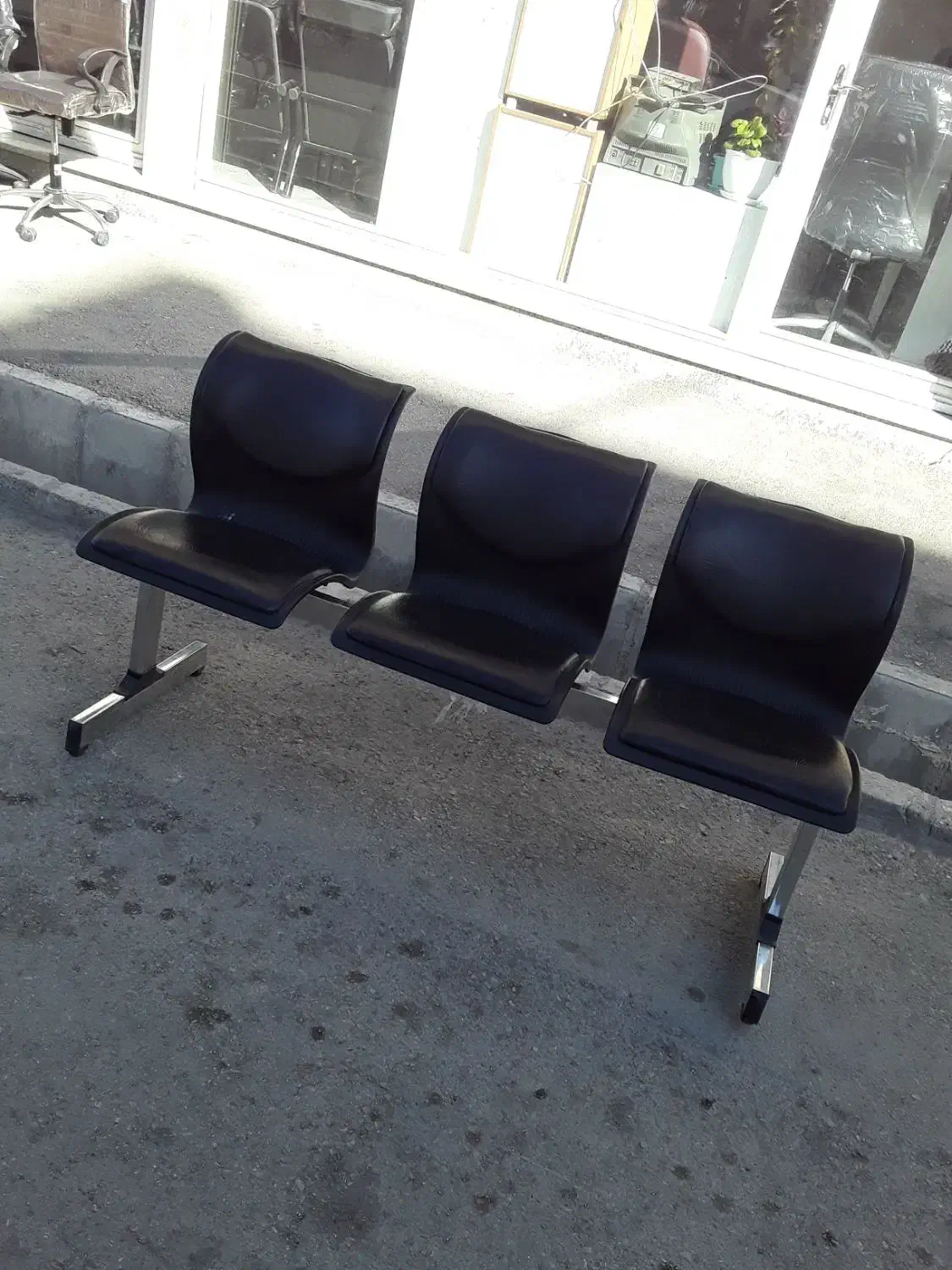 صندلی انتظار چسبیده ۳تایی ۲عدد در حد نو|صندلی و نیمکت|اردبیل, |دیوار