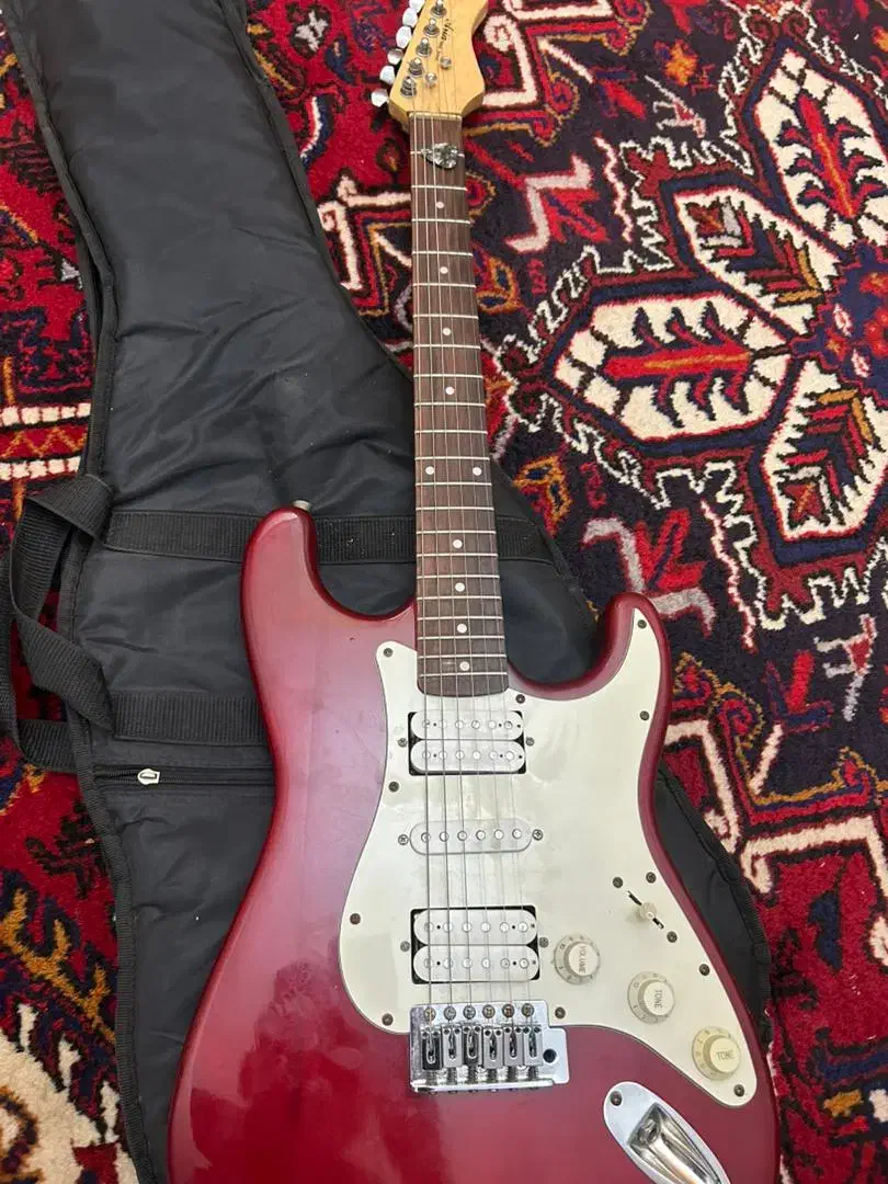 گیتار الکتریک برقی|گیتار، بیس، امپلیفایر|تبریز, |دیوار