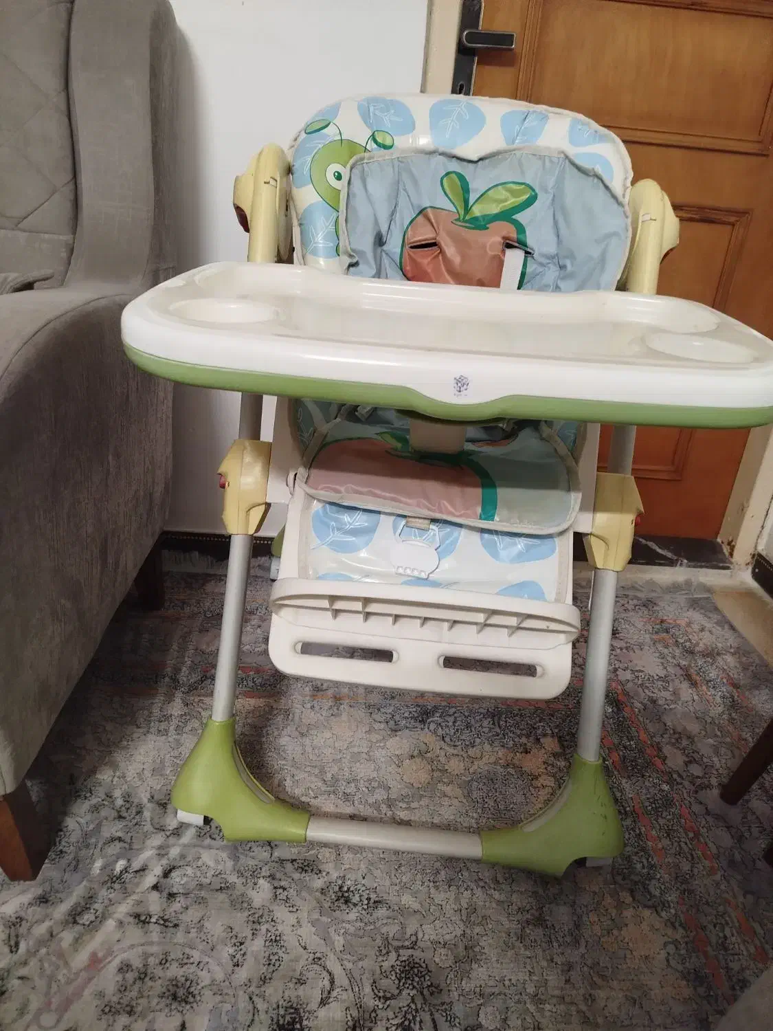 صندلی غذا|تخت و صندلی بچه|قم, نیروگاه|دیوار