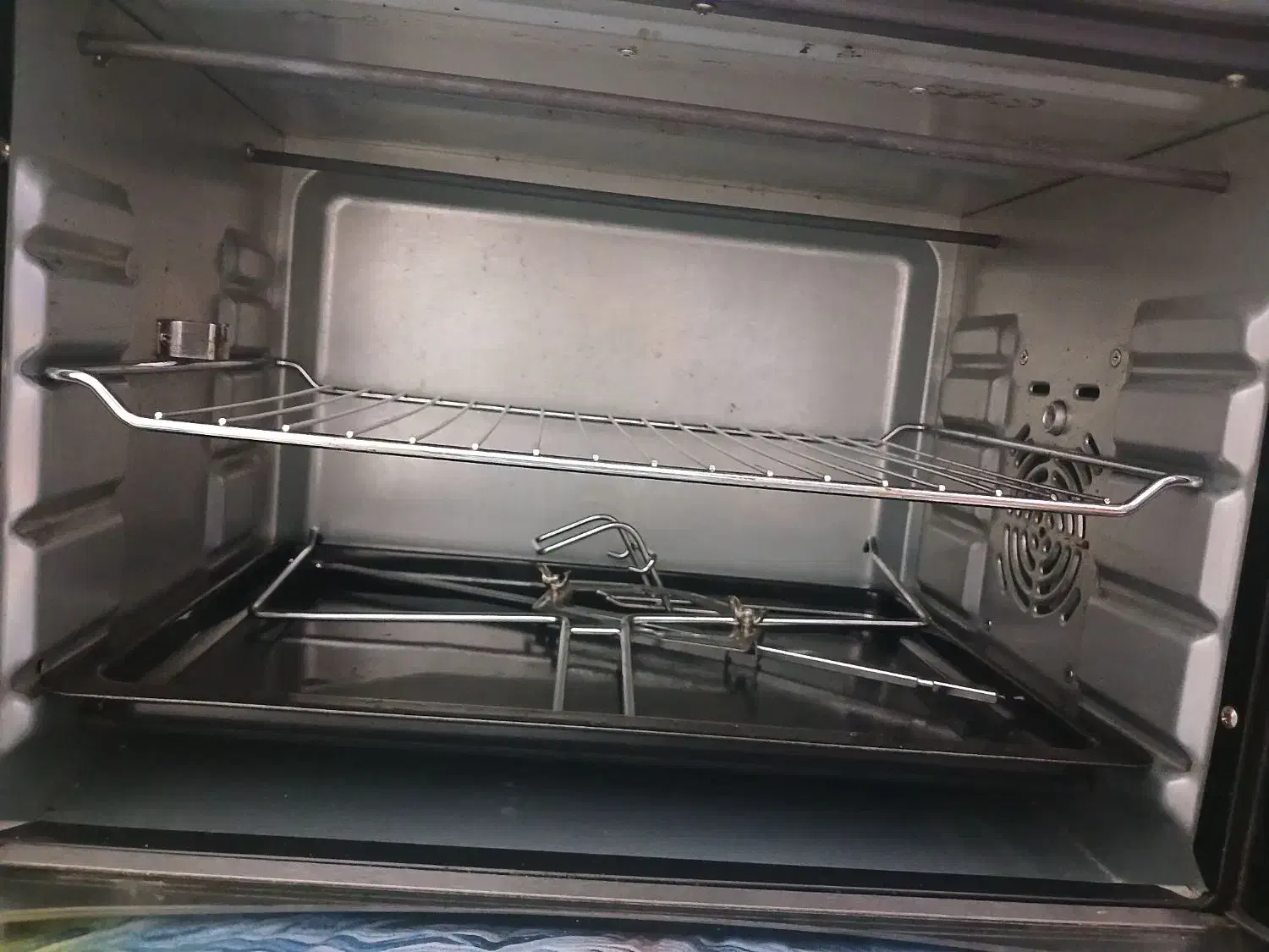 تستر سالم سالم کاراییش خیلی خوبه جوجه گردان|اجاق گاز و لوازم برقی پخت‌وپز|پرند, فاز ۳|دیوار