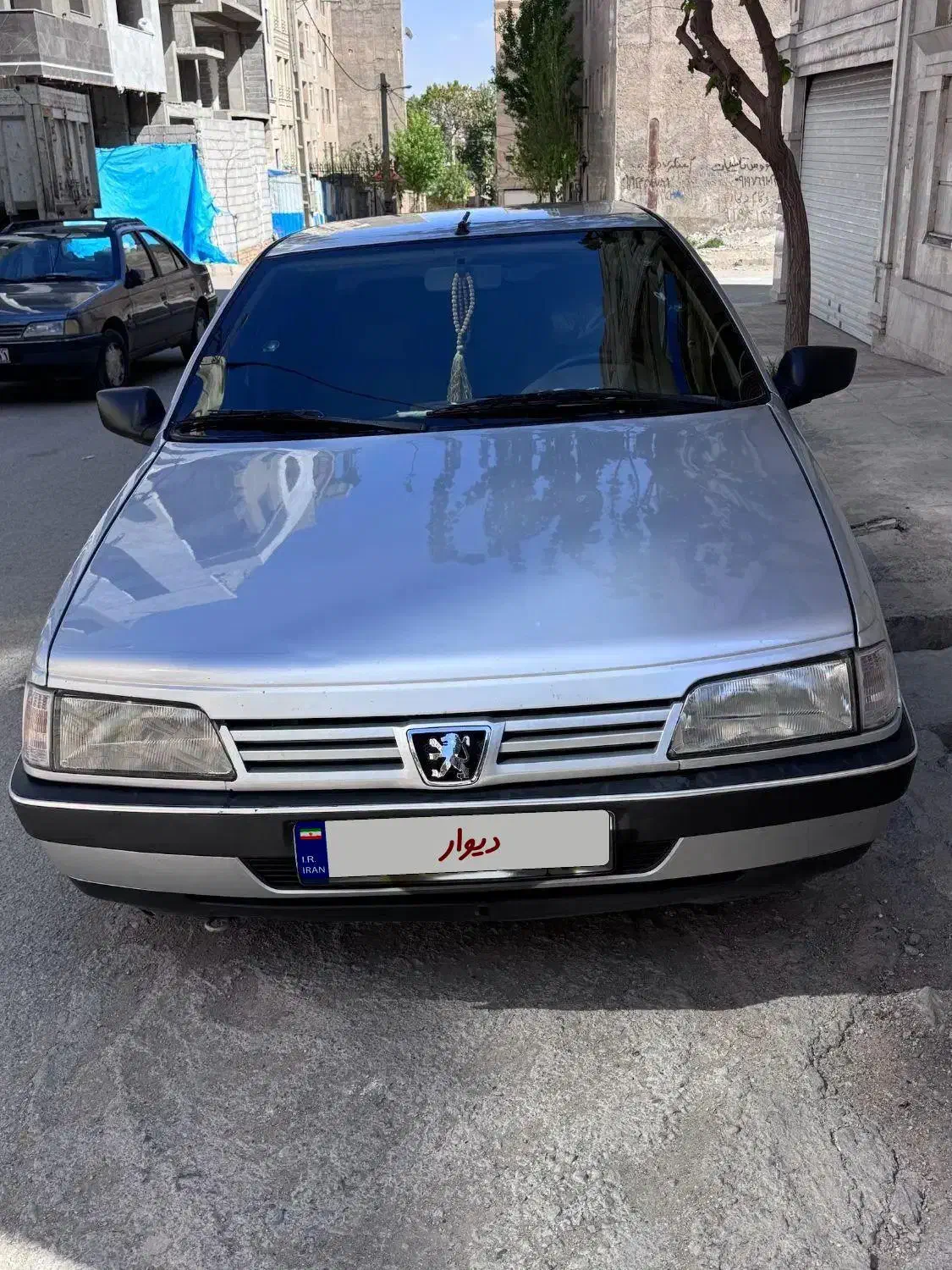 405 نقره ای|خودرو کلاسیک|بومهن, |دیوار