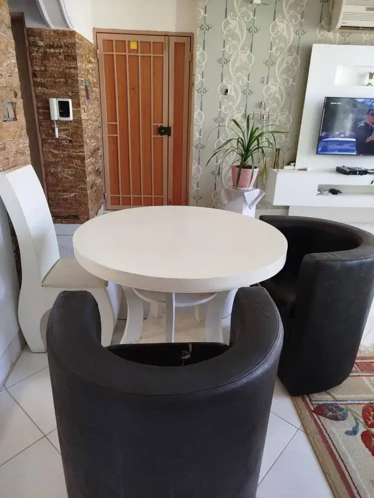 سرویس ناهار خوری پنج نفره مبله|میز و صندلی غذاخوری|لار, |دیوار