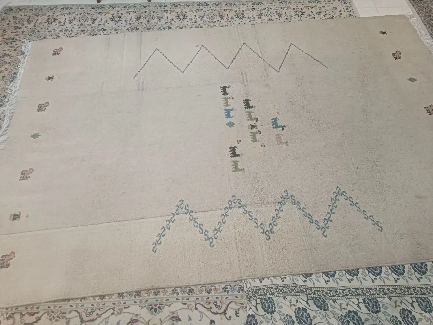 قالیچه|فرش|کرج, کوی زنبق|دیوار