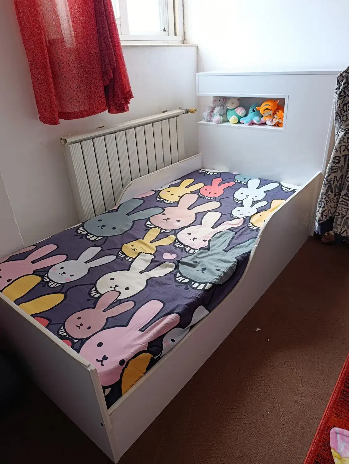 تخت نوجوان باتشک|تخت و سرویس خواب|قائم‌شهر, |دیوار