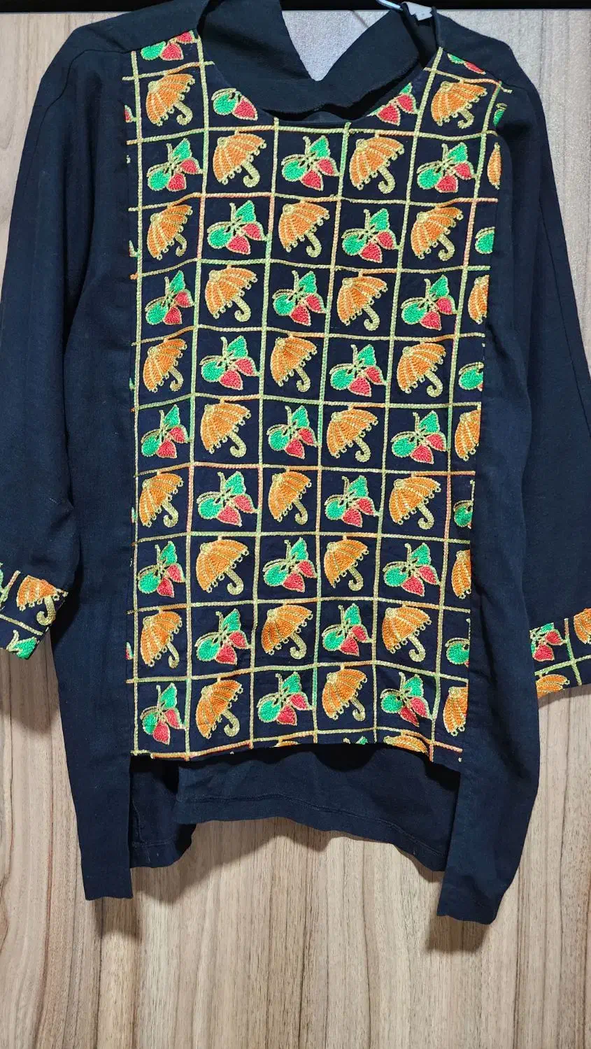 چند عدد مانتو ولباس زنانه هر کدام فقط ۳۰۰|لباس|شاهینشهر, عطار|دیوار