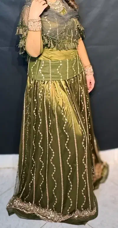 اجاره انواع لباس کردی وسقزی|لباس|قروه, |دیوار