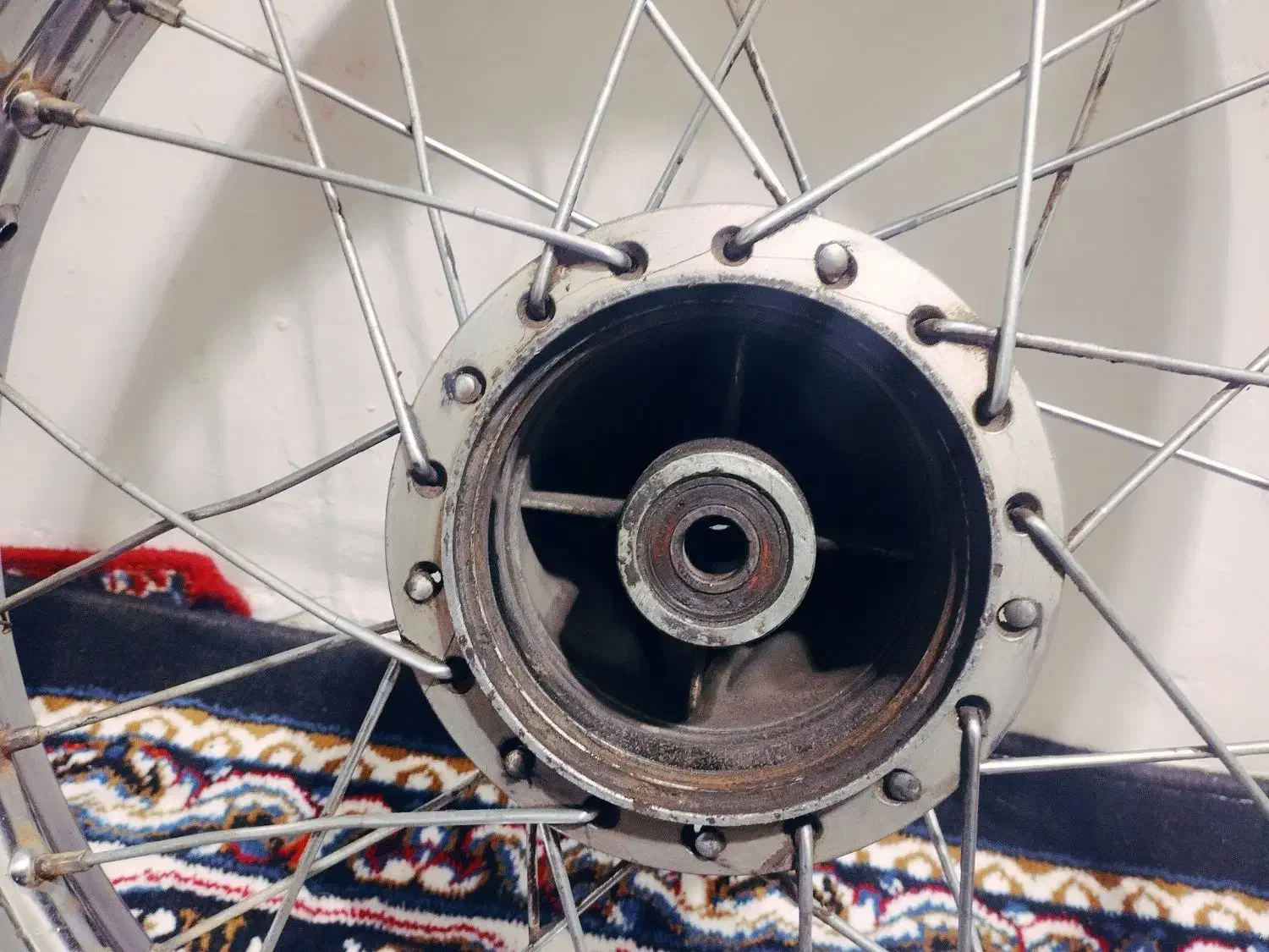 طوقه عقب و  توپی جلو موتور سالم|قطعات یدکی و لوازم جانبی|خواف, |دیوار