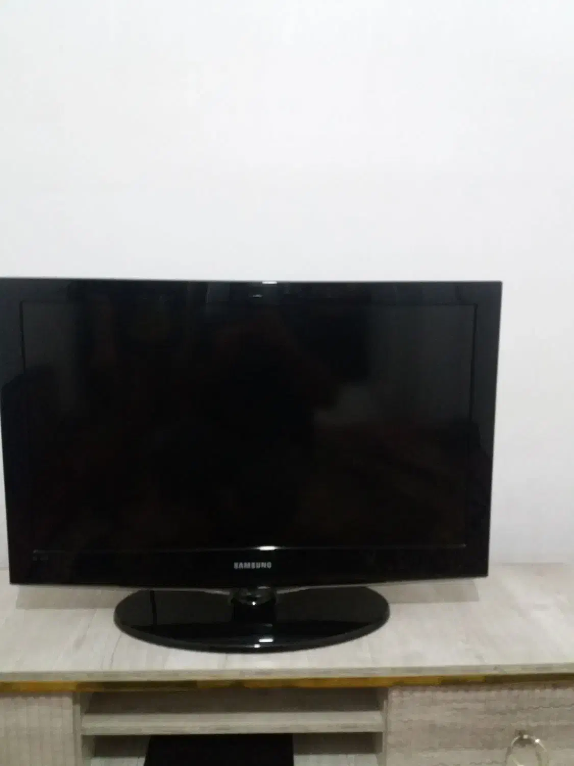 تلوزیون ۳۲ اینچ سامسونگ|تلویزیون و پروژکتور|قرچک, میرزائی شمالی|دیوار