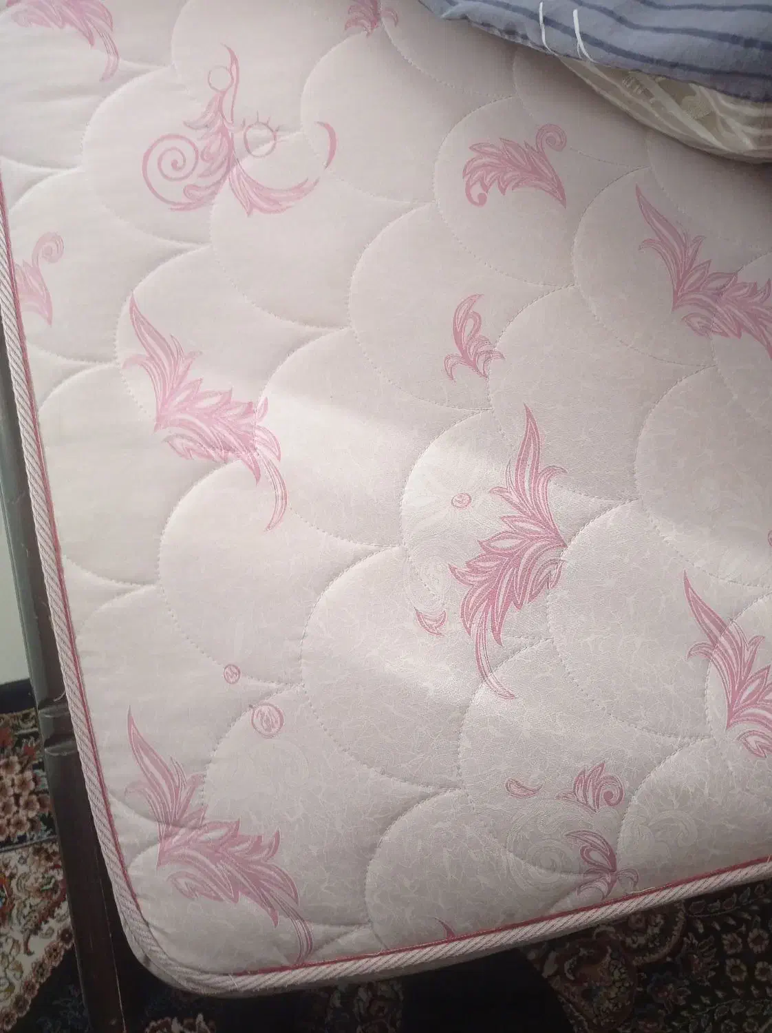 تشک خوشخواب|تشک تختخواب|ری, جوانمرد قصاب|دیوار