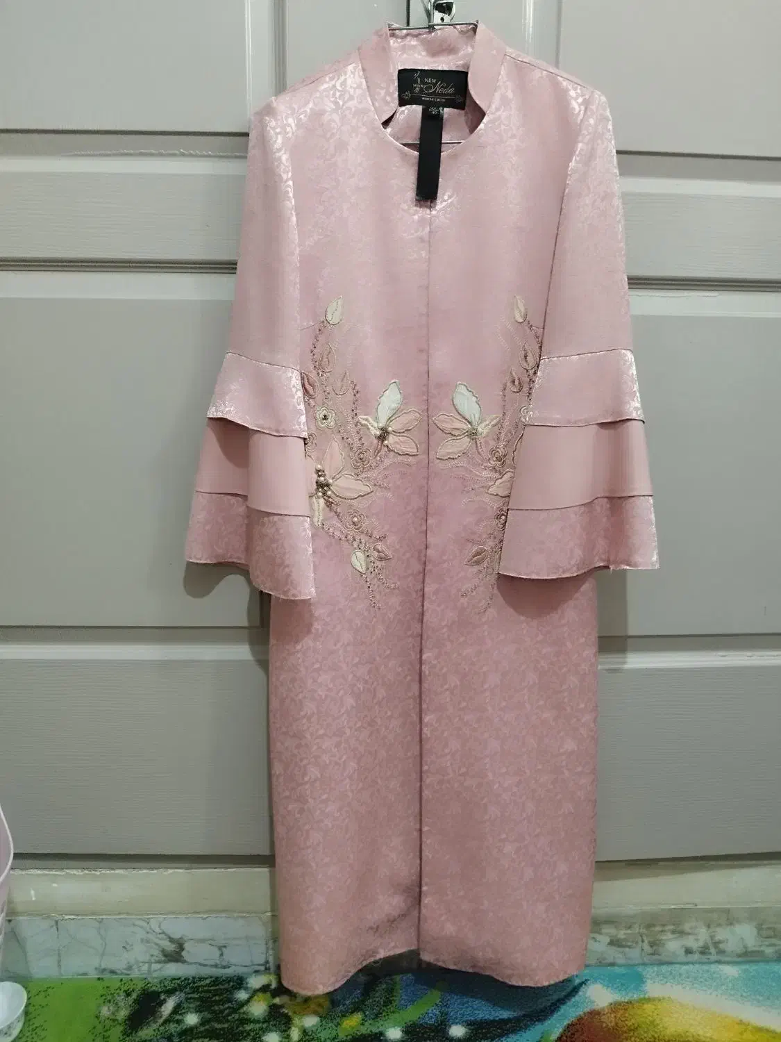 مانتو مجلسی|لباس|قم, چهار مردان|دیوار