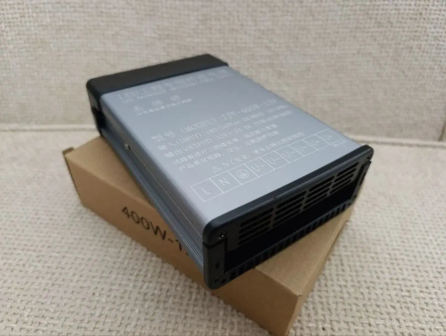 پاور سوئیچینگ ضد آب 12 ولت 33.3 آمپر 400 وات|لوازم جانبی موبایل و تبلت|صدرا-فارس, فاز ۱|دیوار