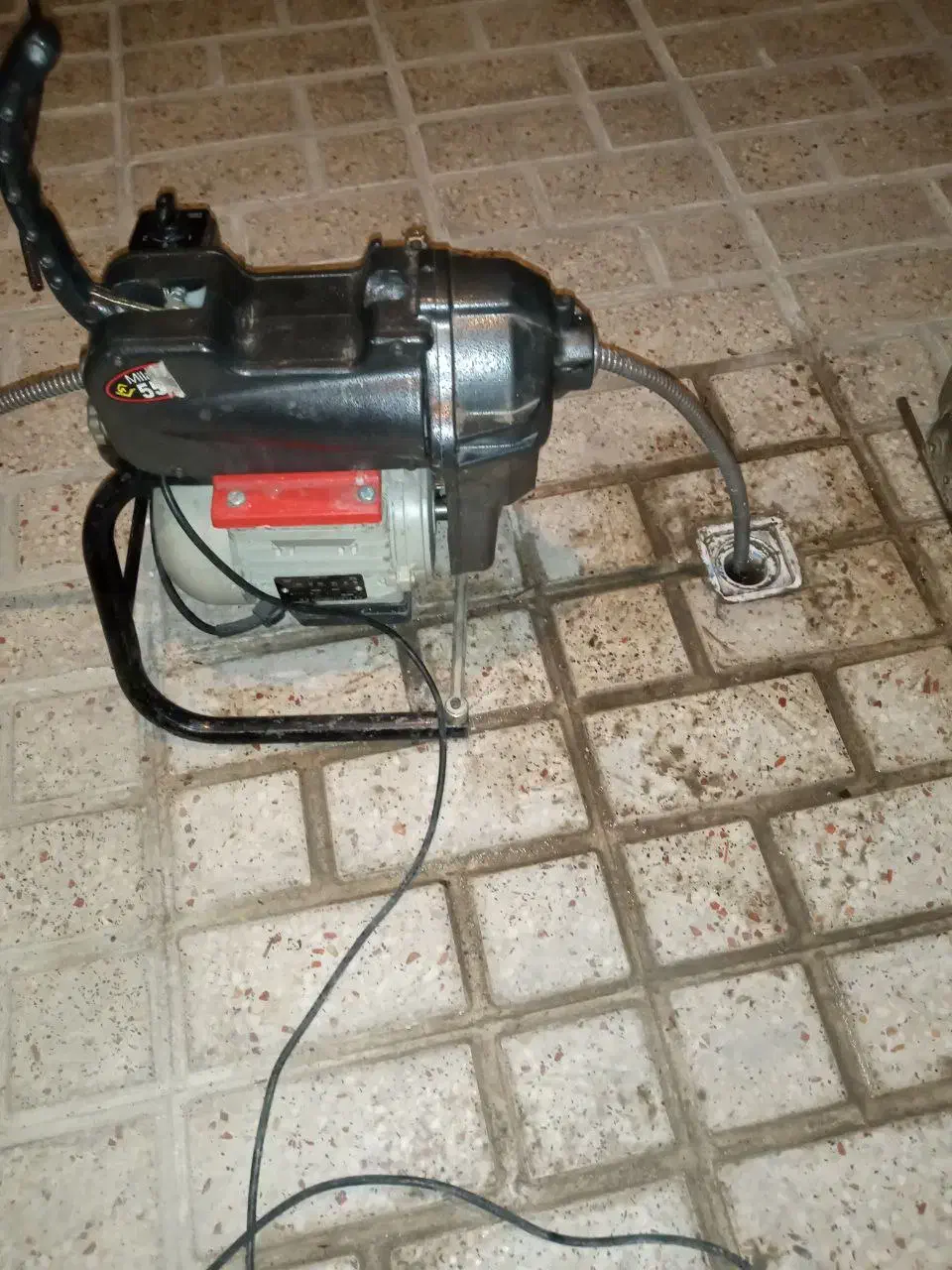 لوله کشی/رفع فشارآب/فاضلاب کشی/لوله بازکنی/ تضمینی|خدمات پیشه و مهارت|اراک, |دیوار