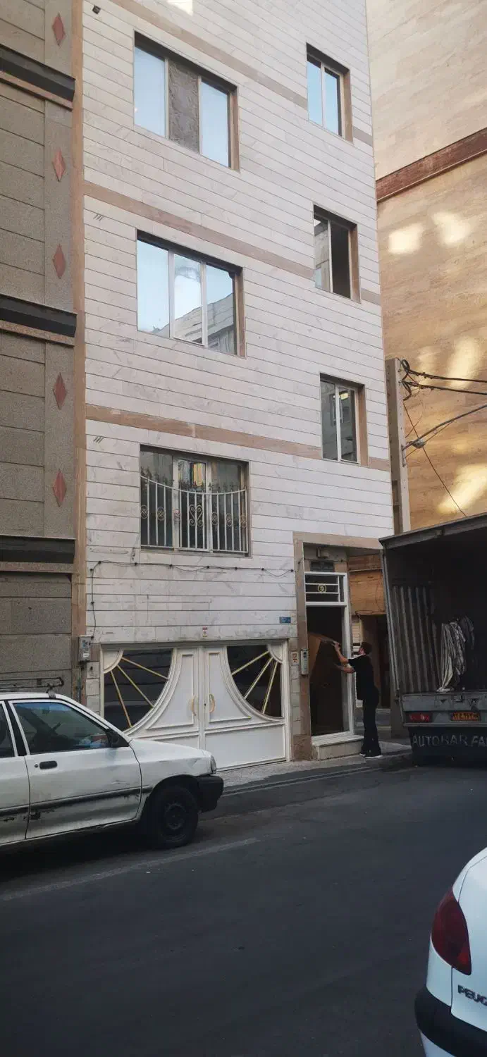 آپارتمان دوخوابه طبقه سوم برخیابان|اجارهٔ آپارتمان|تهران, سجاد|دیوار