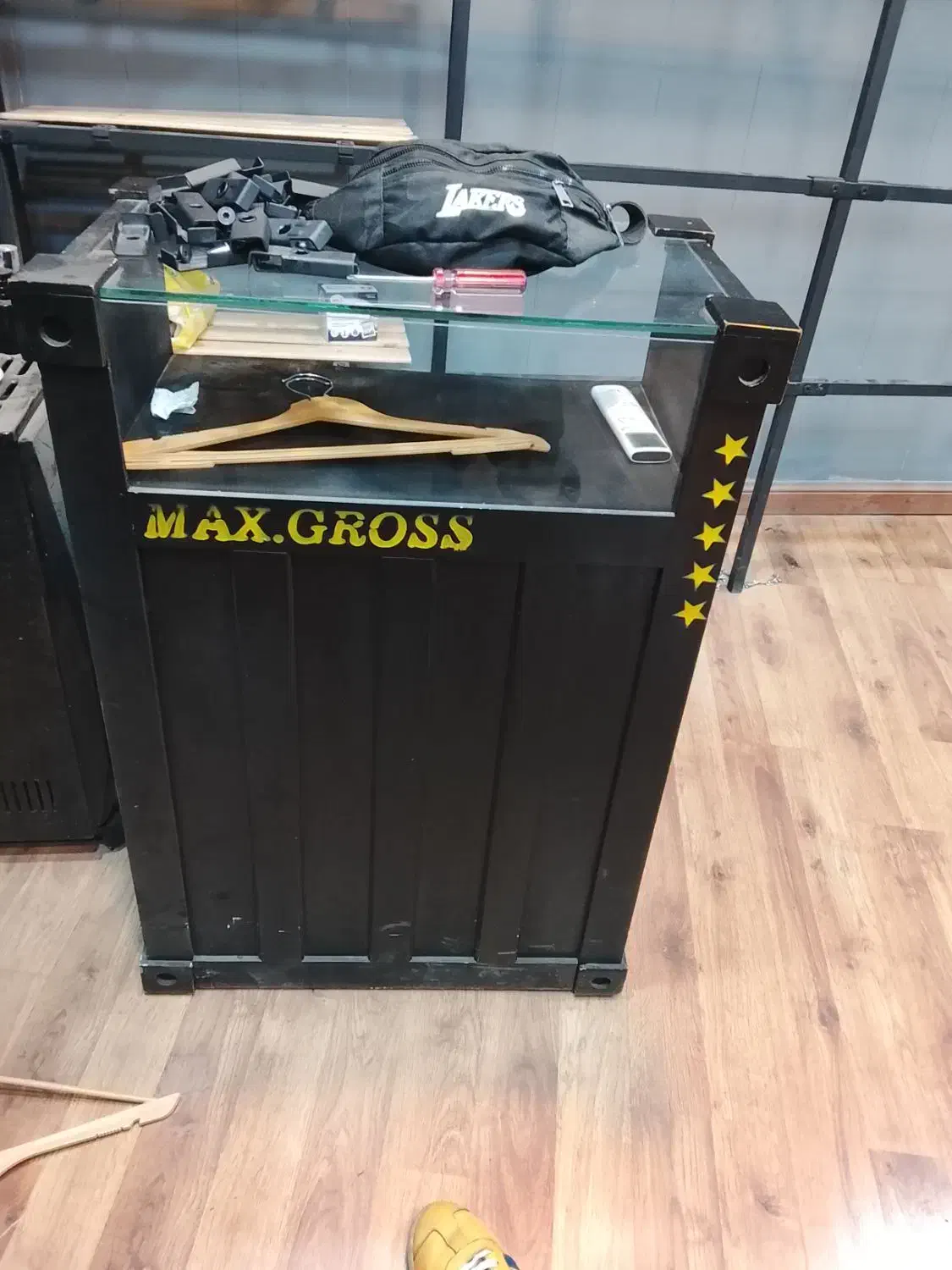 دکور و قفسه و آیینه قدی|فروشگاه و مغازه|هشتگرد, شهرک ولیعصر (مصلی)|دیوار