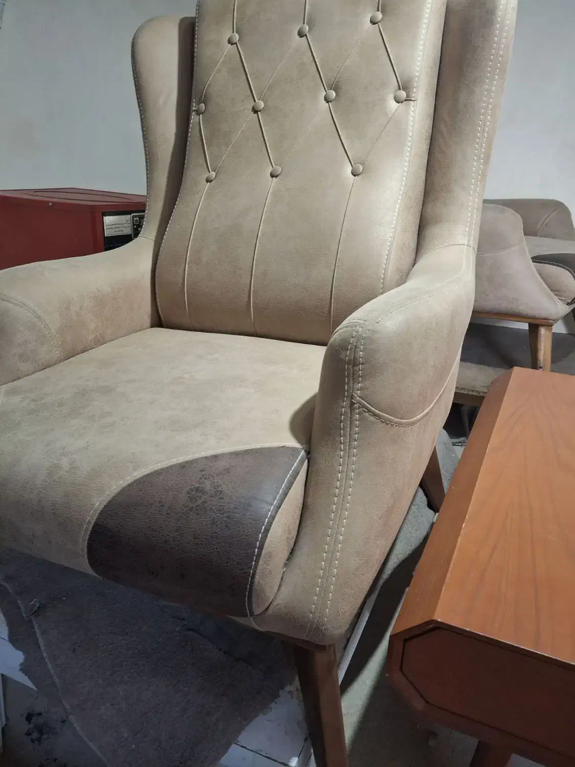 مبلمان ۵نفره نیم ست با میز سالم|مبلمان خانگی و میز عسلی|مشهد, شهرک رازی (شهرک غرب)|دیوار