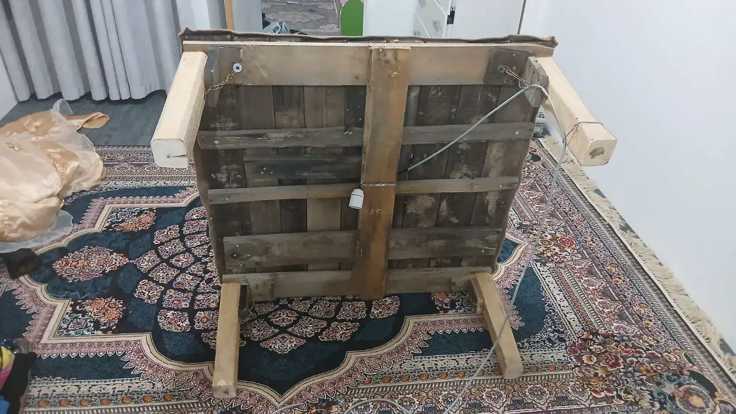 کرسی بسیار محکم 1در 1 بزرگ با سیم وسر لامپ نسوز|مبلمان خانگی و میز عسلی|ابهر, |دیوار