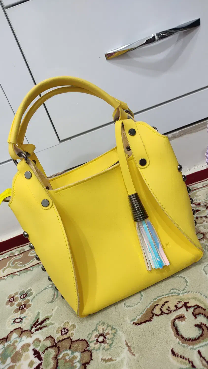 کیف و کفش|کیف، کفش، کمربند|قائن, |دیوار