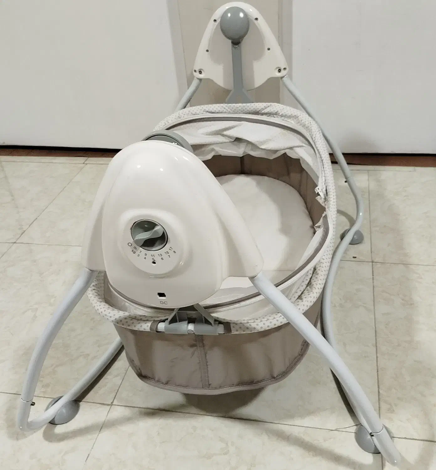 گهواره برقی|تخت و صندلی بچه|رشت, منظریه|دیوار