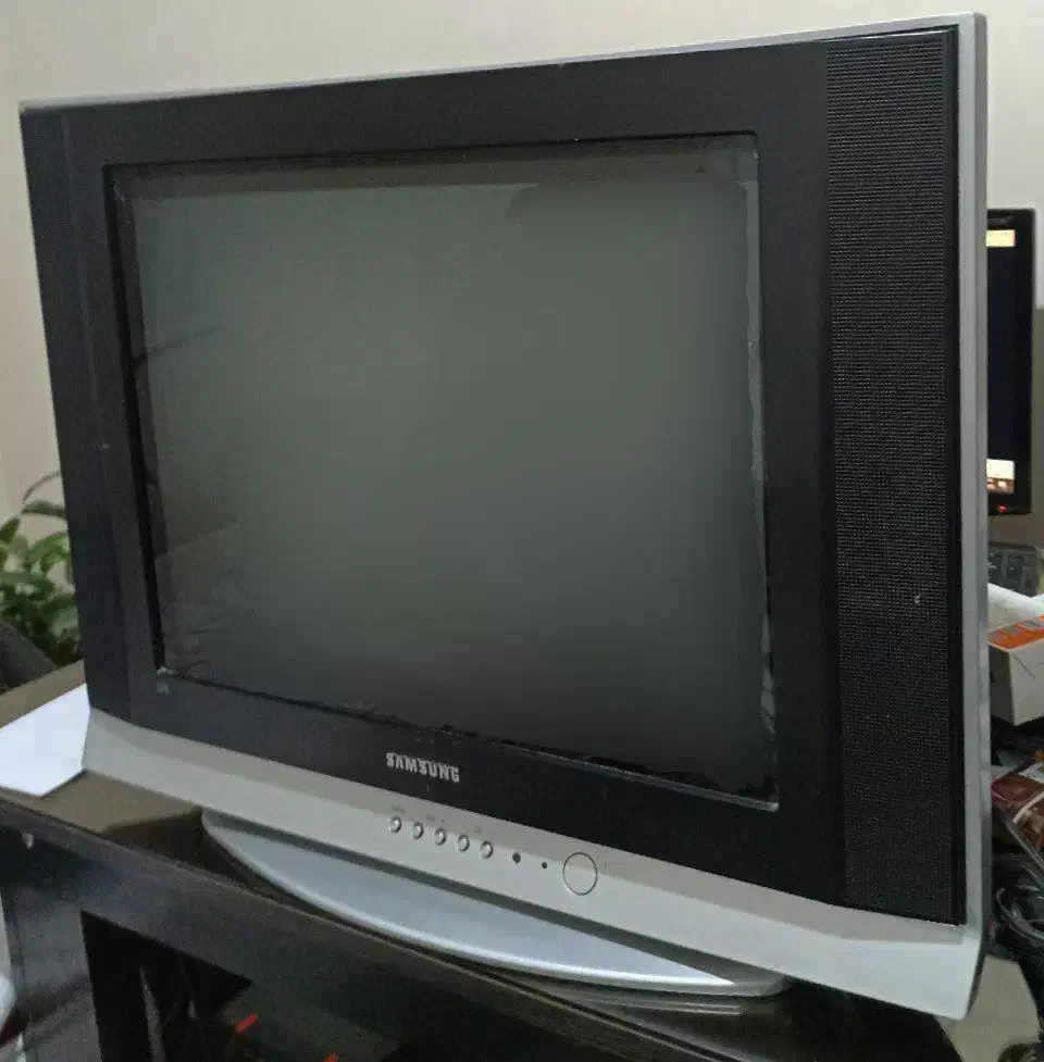 تلویزیون ۱۴ اینج سامسونگ / کاملا سالم / با کنترل|تلویزیون و پروژکتور|تهران, نیروی هوایی (پیروزی)|دیوار
