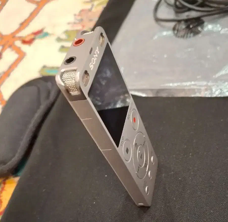 ویس رکوردر سونی|پخشکننده همراه|پرند, فاز ۶|دیوار