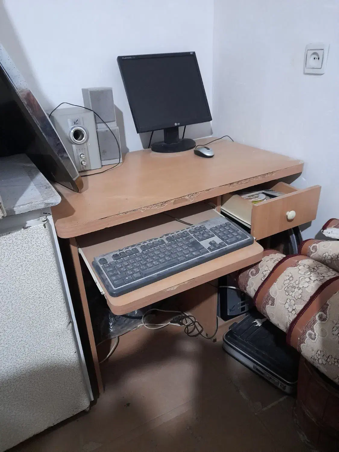 میز تحریر|میز تحریر و کامپیوتر|پاکدشت, پاکدشت (مامازند)|دیوار