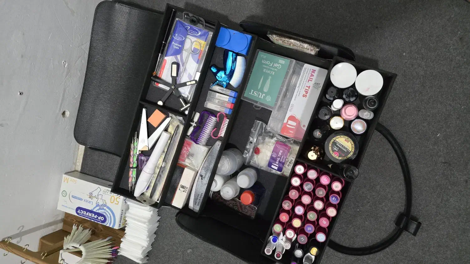 لوازم کاشت ناخن کامل و آکبند|آرایشی، بهداشتی، درمانی|تهران, شکیبا|دیوار