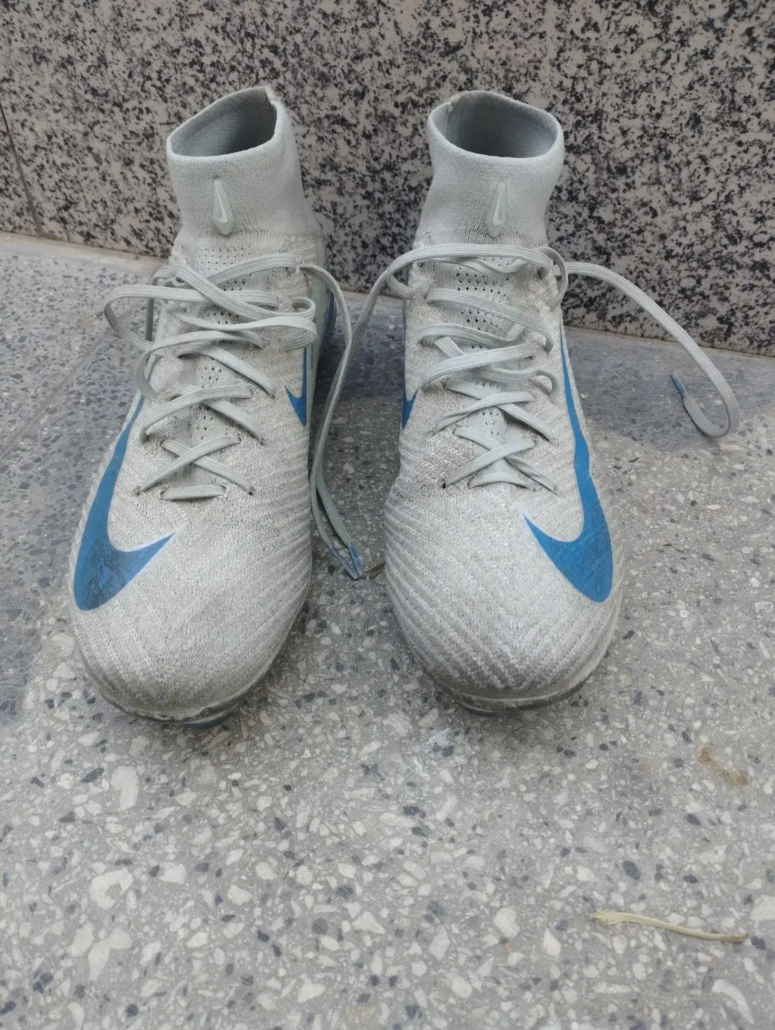 کفش فوتبال|کیف، کفش، کمربند|فسا, |دیوار