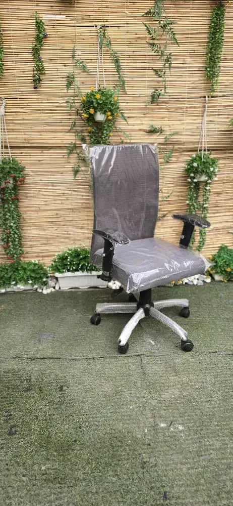 میز مدیریت لیندا مبل صندلی ۹دکمه|مبلمان اداری|تهران, بهداشت|دیوار