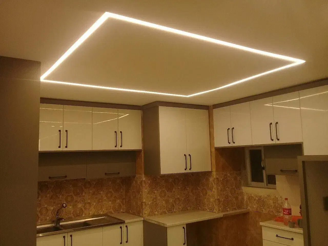 برق کاری/آیفن تصویری/لاینر/دوربین مداربسته/شبکه|خدمات پیشه و مهارت|رشت, رشتیان|دیوار