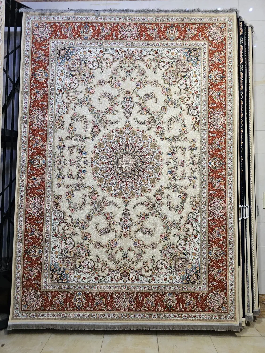 فرش مددی (مرینوس کاشان) ۱۵۰۰شانه|فرش|شیراز, شهرک گلها|دیوار